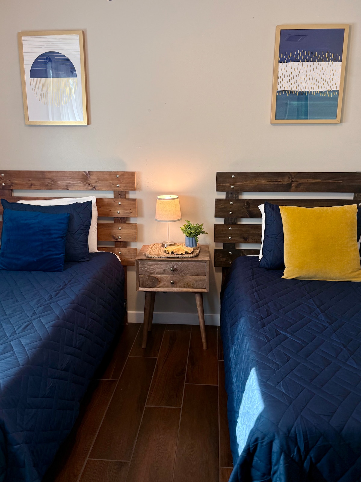 Bedroom 3- Two Twin beds 