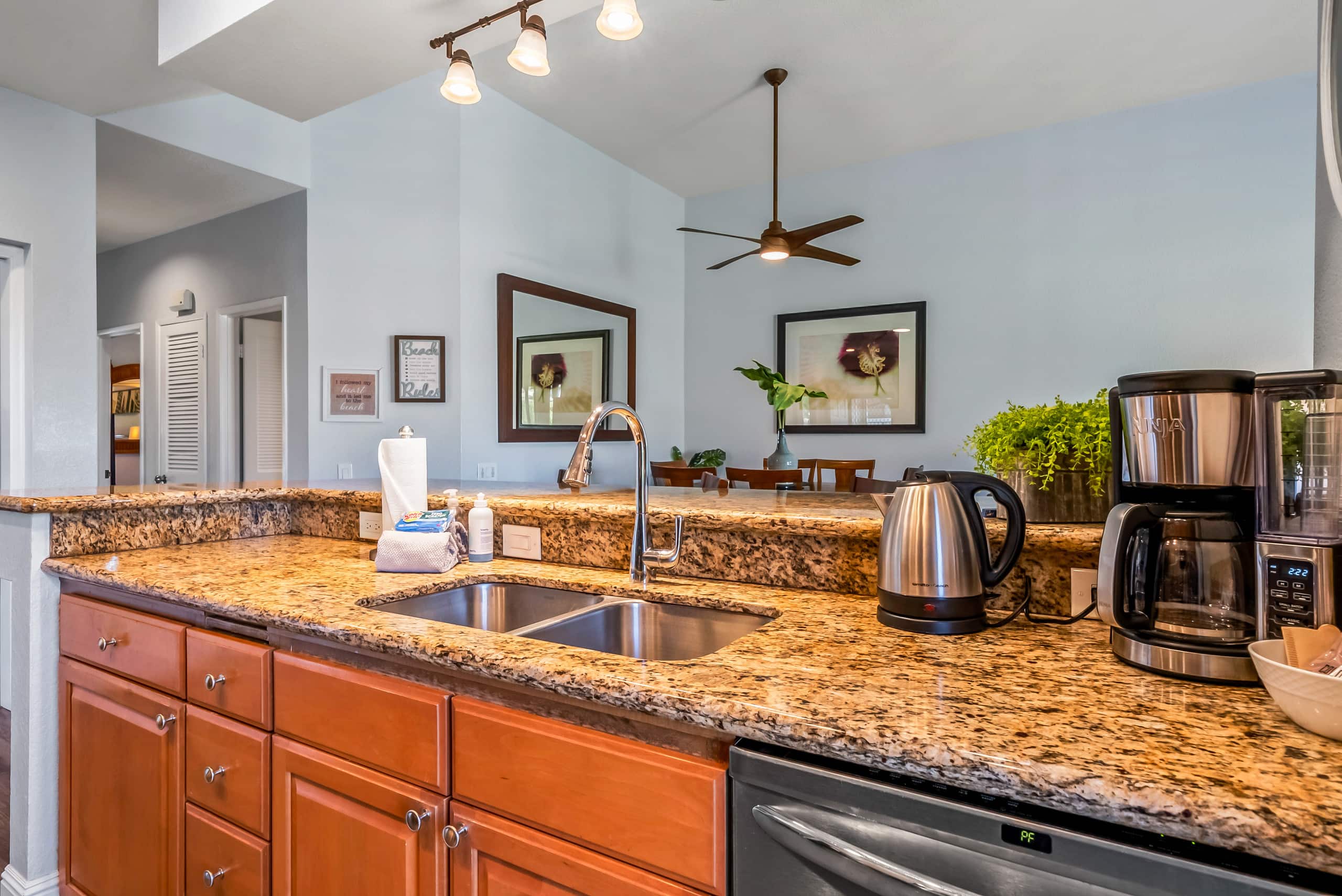 Condo in Kihei · ★4.95 · 3 bedrooms · 4 beds · 2 private baths - Image 12