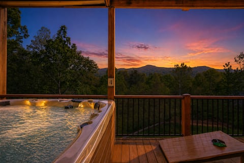 No Service Fees! Hot Tub, Mtn Views & Pool Table