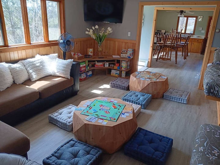 Game Night Family/event/pet Friendly - Beach Lake, PA