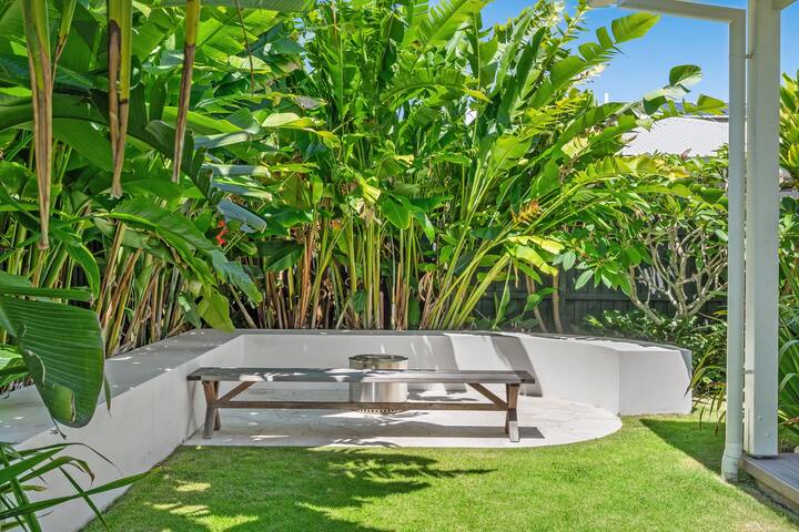 Luxury family home with fantastic outdoor area. gallery image 2