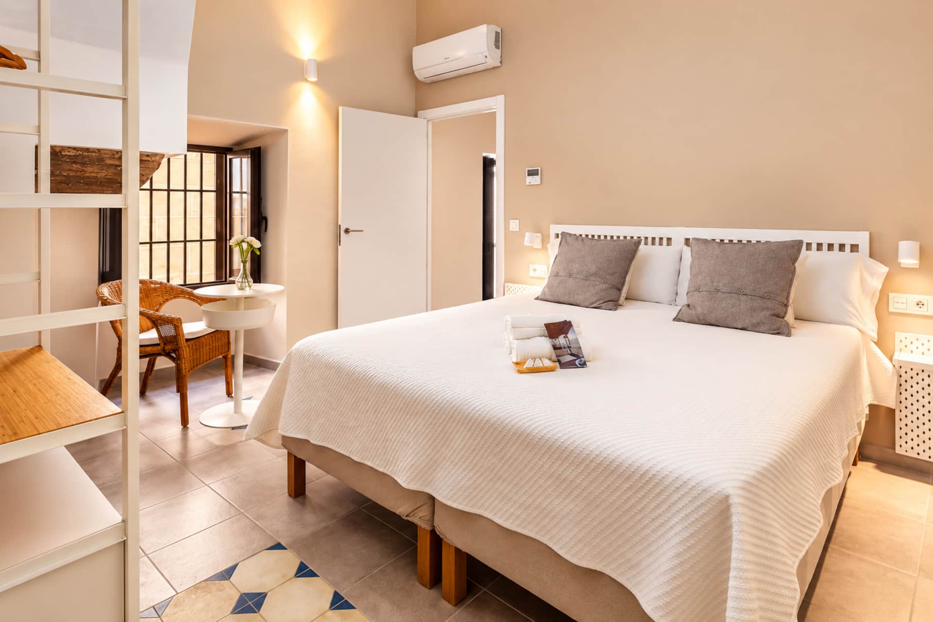 Plaza Mayor 35 Apartments, PlazaMayor35 · 101 C. — photo 3