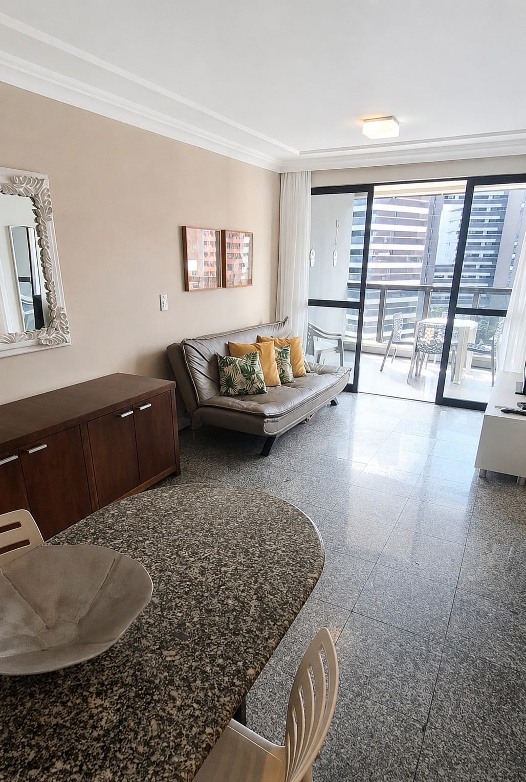 Foto do anúncio de Apt c/varanda e linda vista-mar | 90m da Beira-mar em Beira Mar, Fortaleza