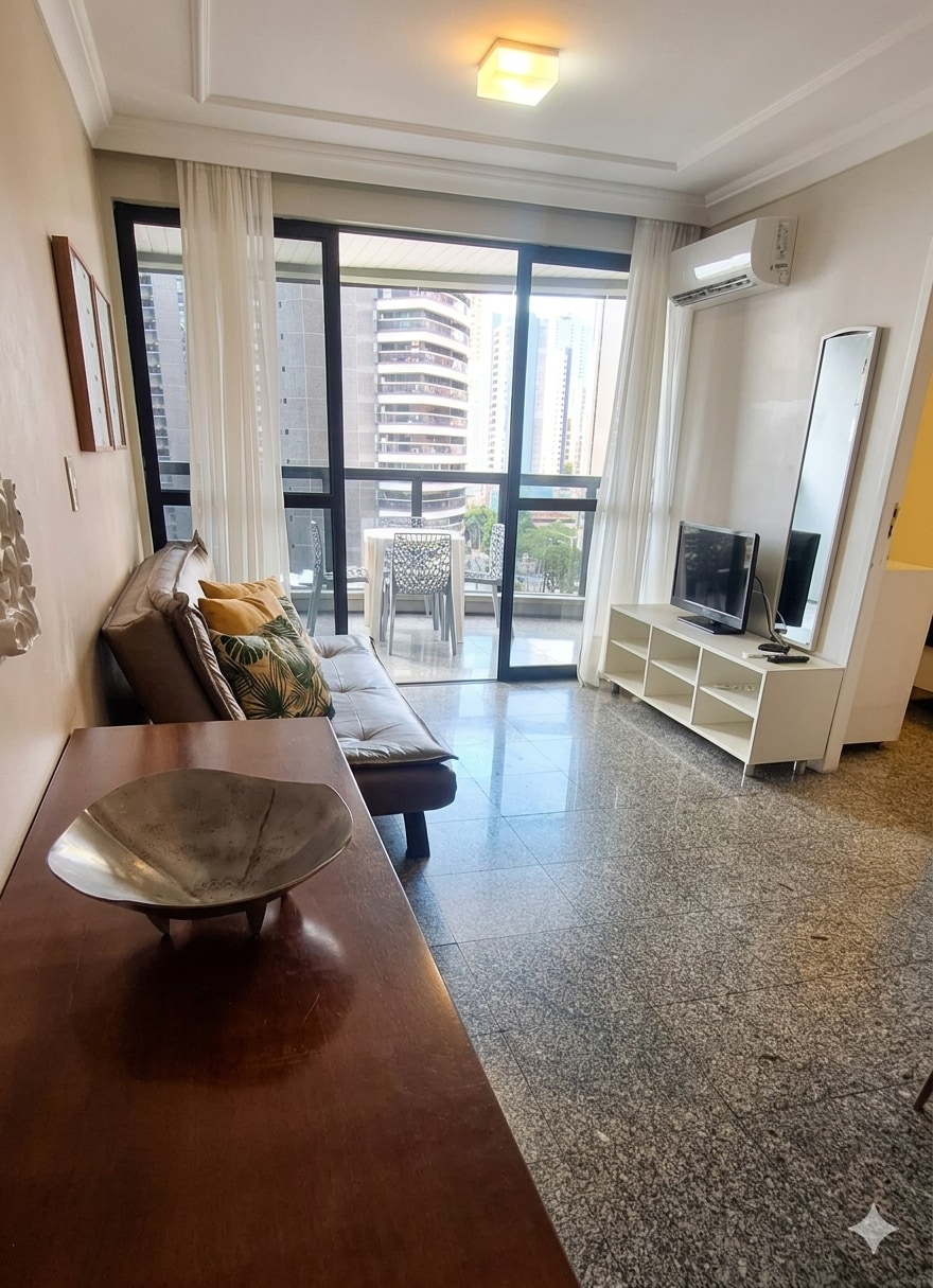 Foto do anúncio de Apt c/varanda e linda vista-mar | 90m da Beira-mar em Beira Mar, Fortaleza