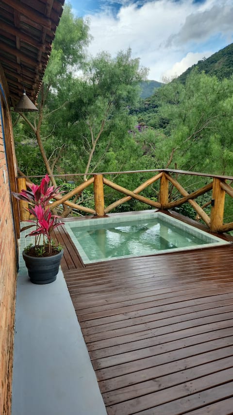 Seriema Cottage. With Pool. Waterfall in the Backyard!