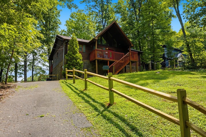 Escape To Edens Ridge Breathtaking Mtn Views! - Tennessee