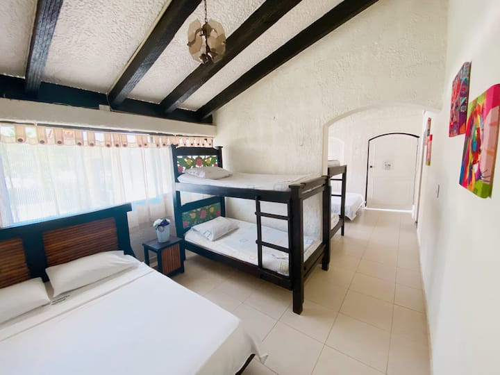 Habitación Familiar/aire Acondicionado/piscina - Melgar