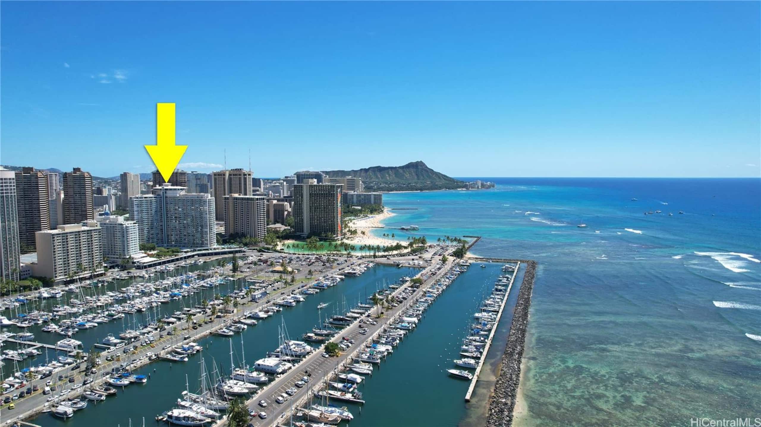 Condo in Honolulu · ★4.9 · 1 bedroom · 3 beds · 1 bath - Image 16