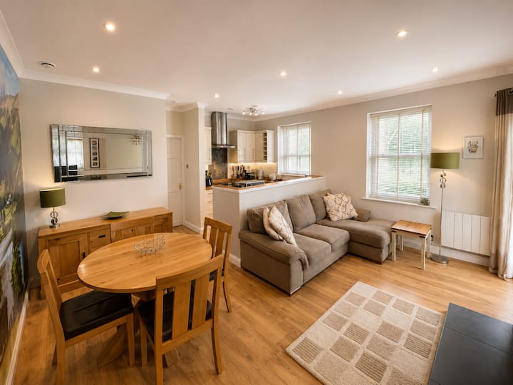 Charming Quiet Modern Mews Apt. | Garden & Parking - Plymouth