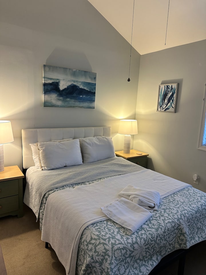 Large 1st floor bedroom queen size bed perfect for persons with limited mobility.