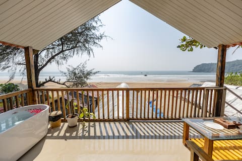 Luxury Sea view Upstairs Room with Bathtub