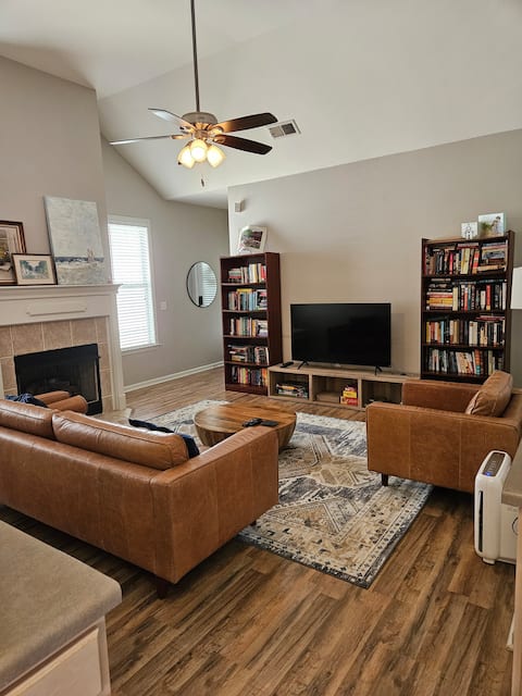 Popular Airbnb listing: Beautiful Home in Safe Downtown Memphis Community in Central Business District