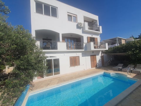 Villa "Katarina"- private pool in Hvar town