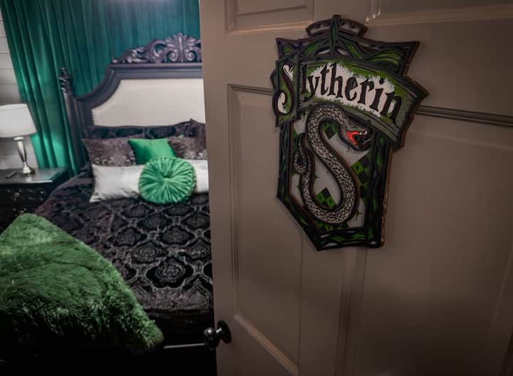 Entrance into the Slyterhin room.