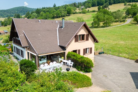 Charming house 300 m2 Large living room 15 p. Beautiful view