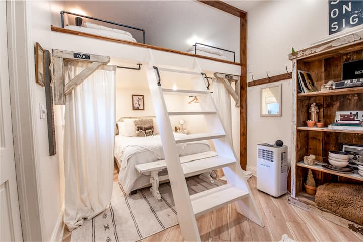 Little Black Barn Apartment - 오하이오