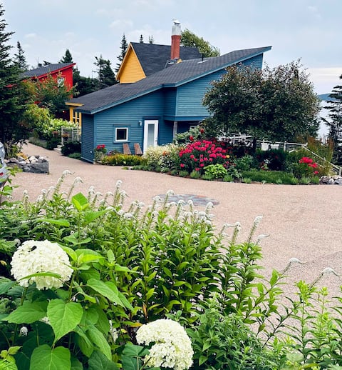 Lodging at Goose Cove Retreat - Trinity, NL