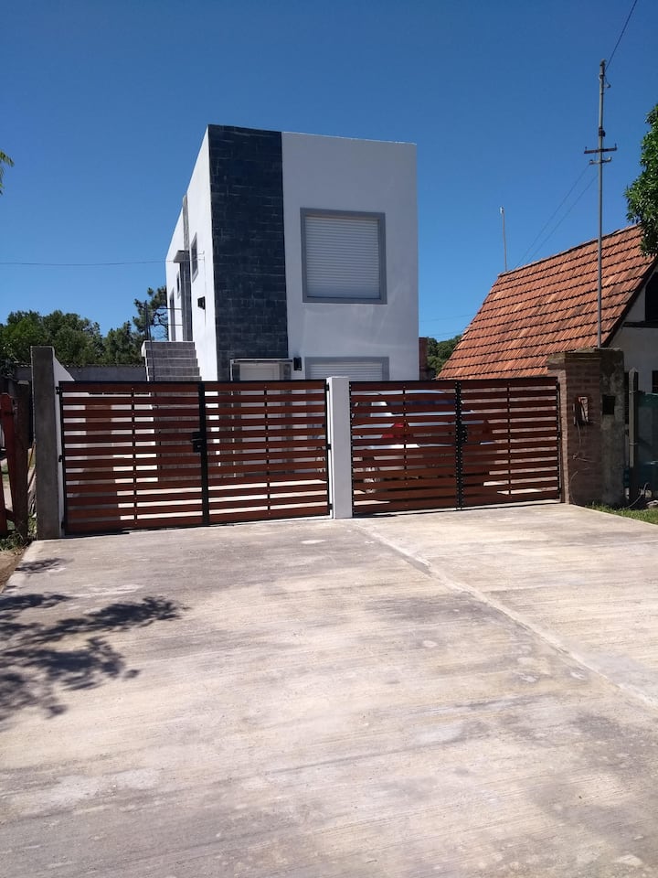 Departamento Independiente Con Patio Compartido - Miramar