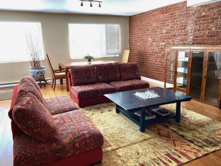 Historic 2br Gem In Downtown Golden Square Mile - Montreal