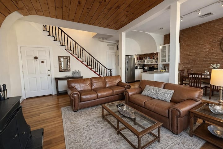 Charming 2 Bed, 1.5 Bath In Sodo W/ Tub + Laundry - Connecticut