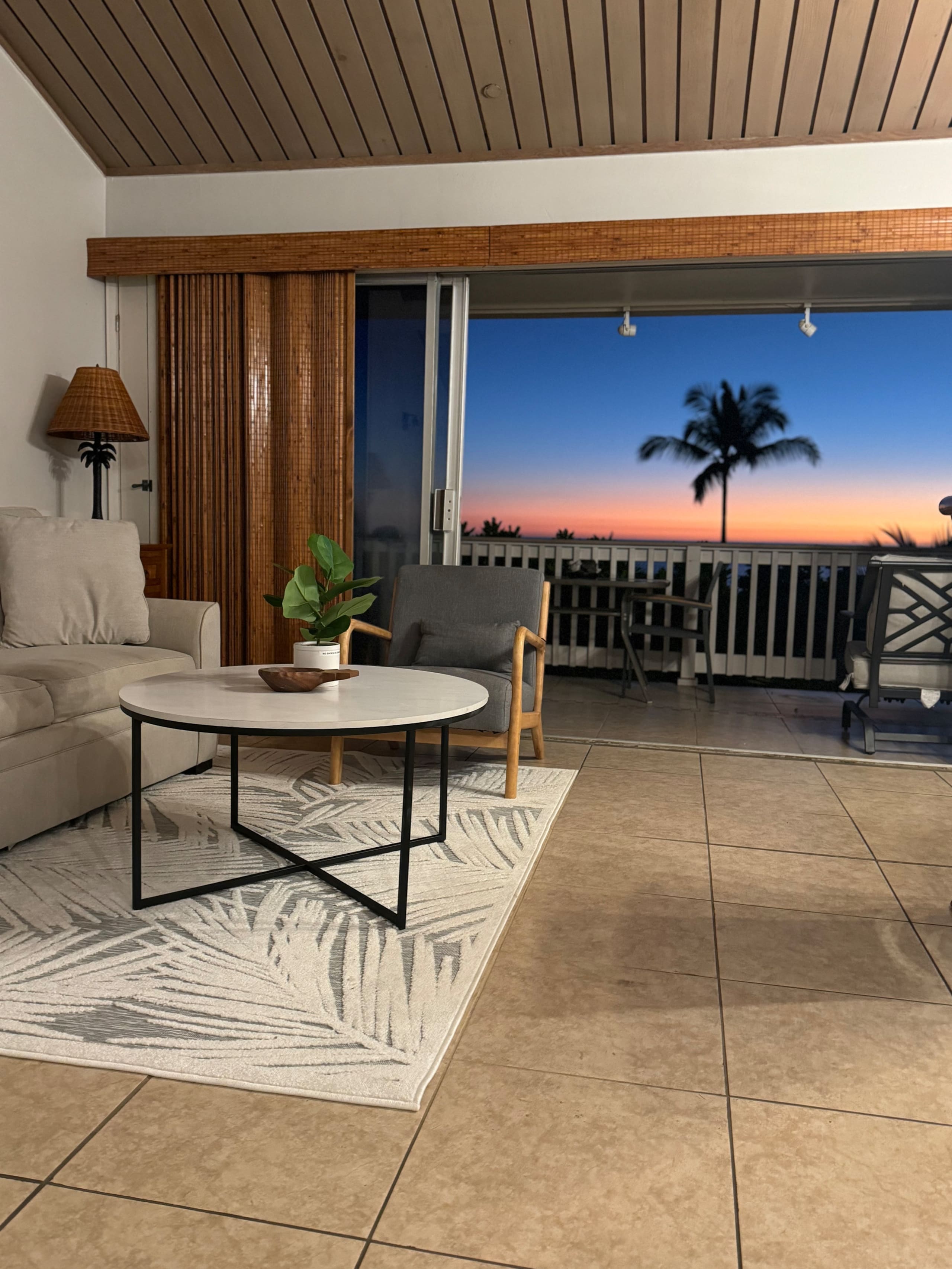 Townhouse in Kailua-Kona · ★4.75 · 1 bedroom · 2 beds · 1 private bath - Image 1