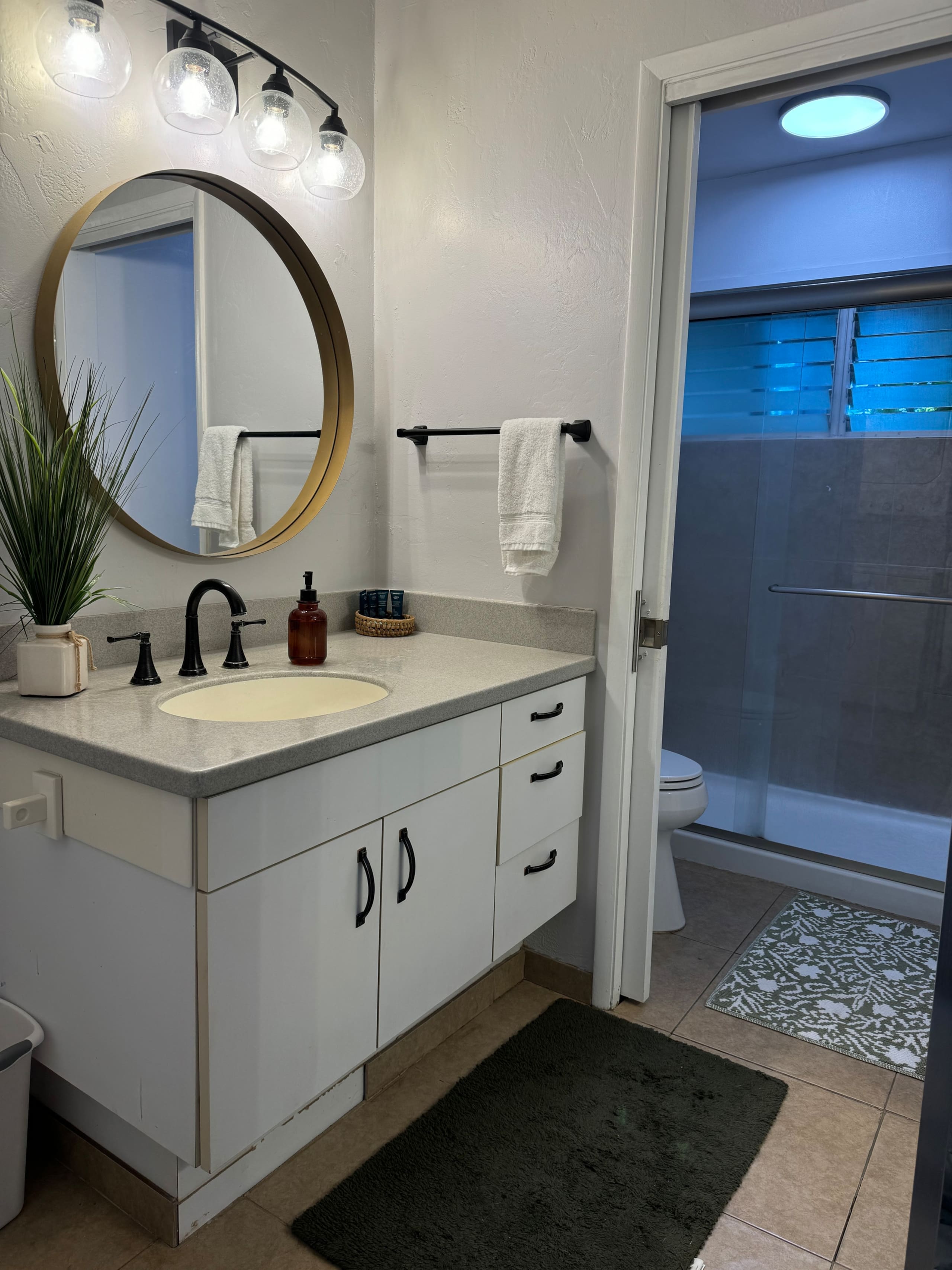 Townhouse in Kailua-Kona · ★4.75 · 1 bedroom · 2 beds · 1 private bath - Image 8