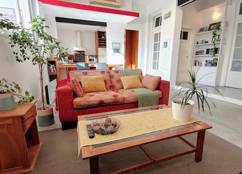 Airbnb con mejor rendimiento: Green Oasis and quietness in the Historic Center en Monserrat