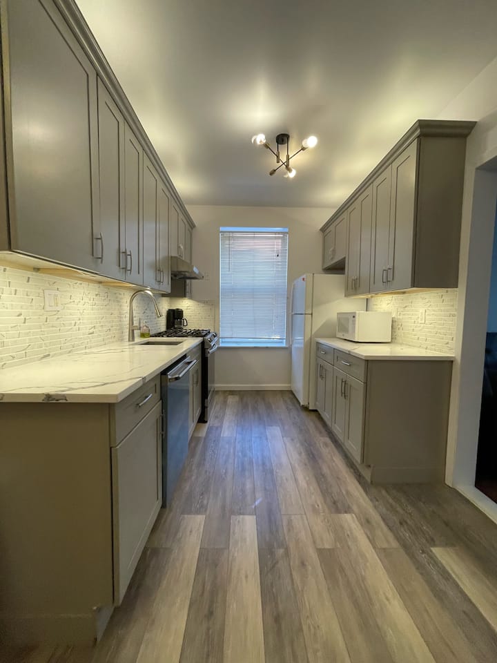 Spacious 1 Bedroom Apartment - Brooklyn, NY