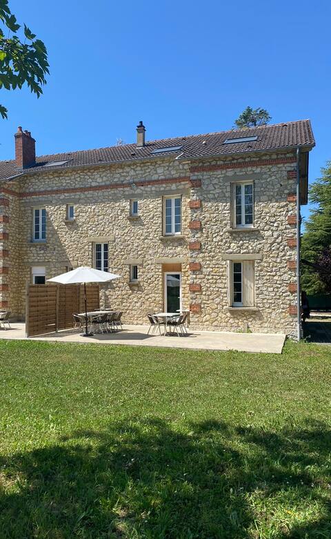The Manoir en Pierre Chartres
