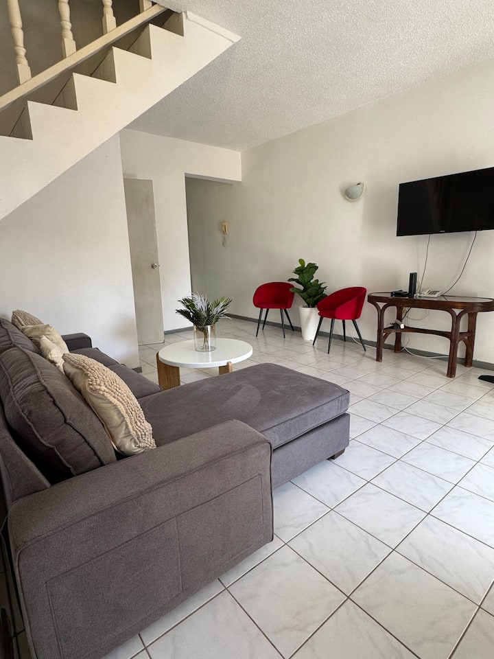 Spacious Two Level Appartment With Shared Pool - Curaçao