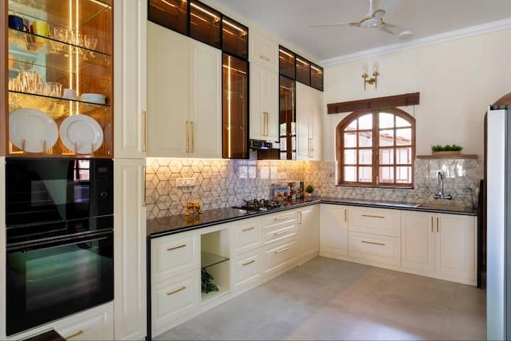 Kitchenette image 1
