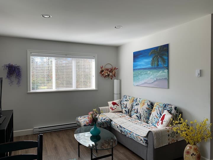 Luxury 2br Upstairs Suite With Private Entrance - Surrey