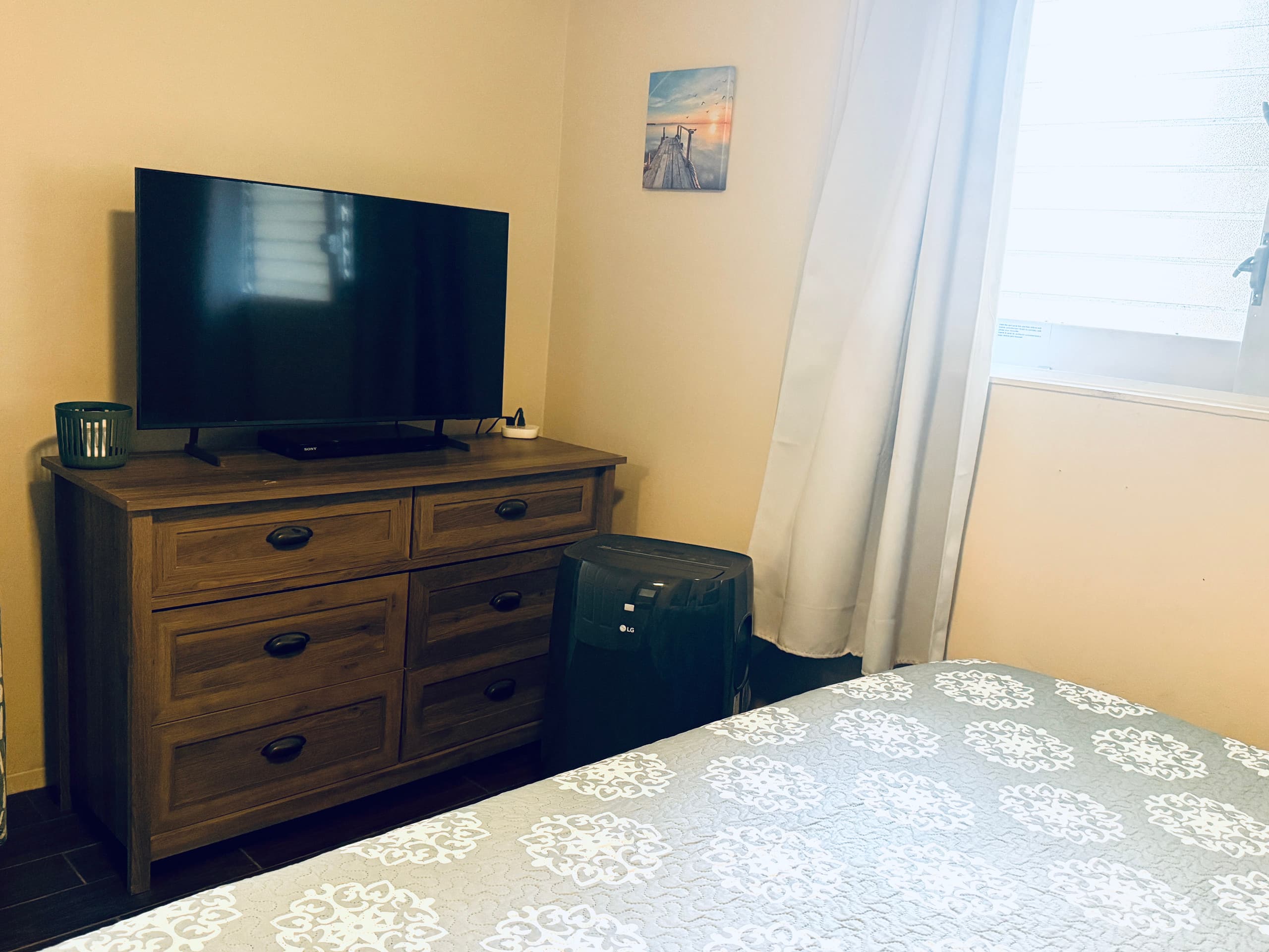 Condo in Honolulu · ★4.82 · 2 bedrooms · 4 beds · 1 private bath - Image 19
