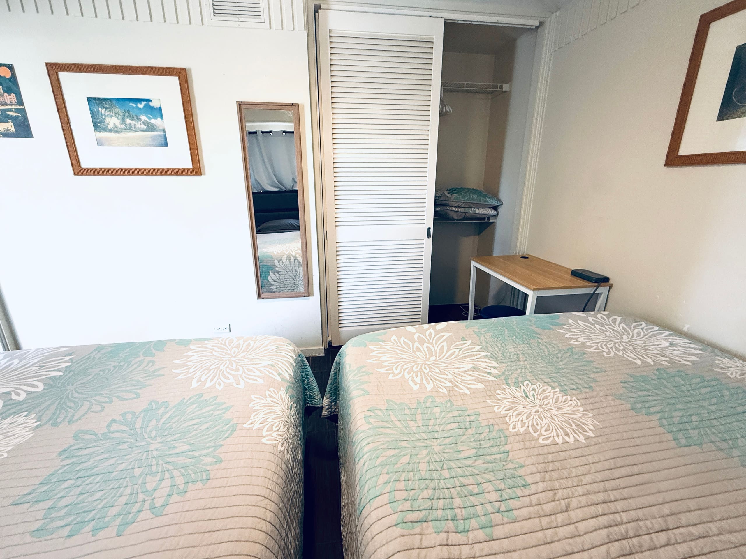Condo in Honolulu · ★4.82 · 2 bedrooms · 4 beds · 1 private bath - Image 18