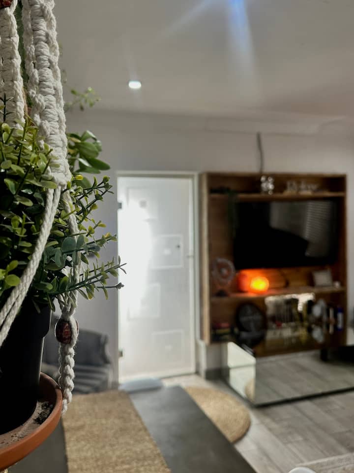 Stylish 2br Apartment | Minutes From City Centre - Stellenbosch