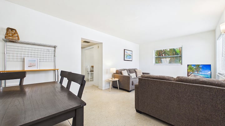 #7 Beach Access Condo, 70 Steps From The Sand - Indian Rocks Beach, FL