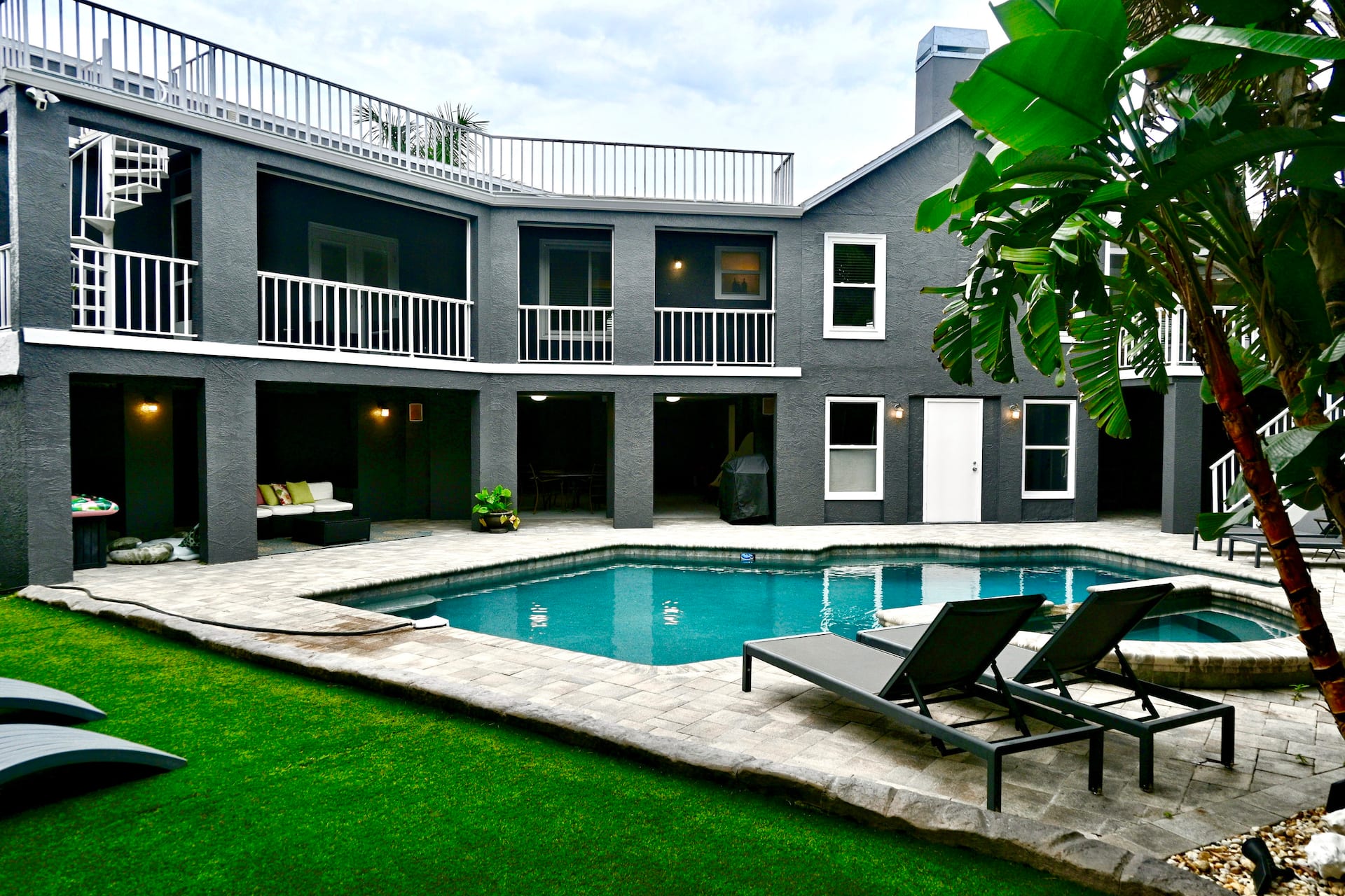 Newly Remodeled Island Pool House