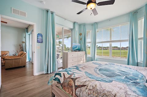 Lovely 2-Bedroom + Den Condo in Greenlinks Resort