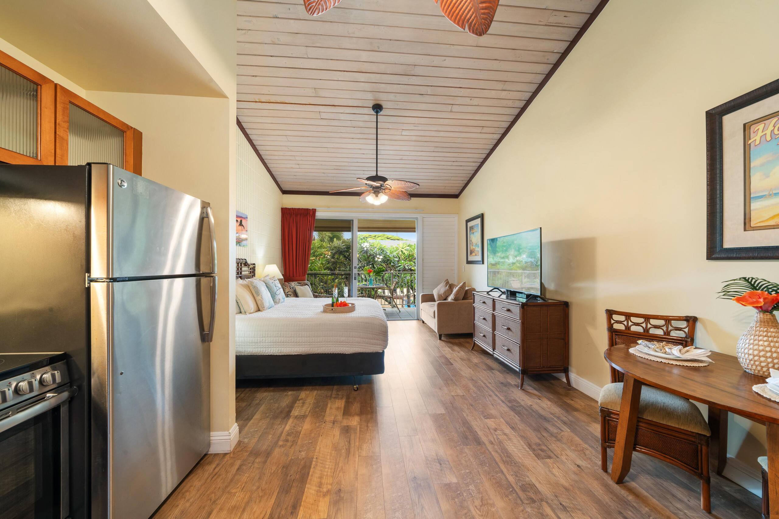 Garden View Second Floor Studio at Napili Shores – - Image 10