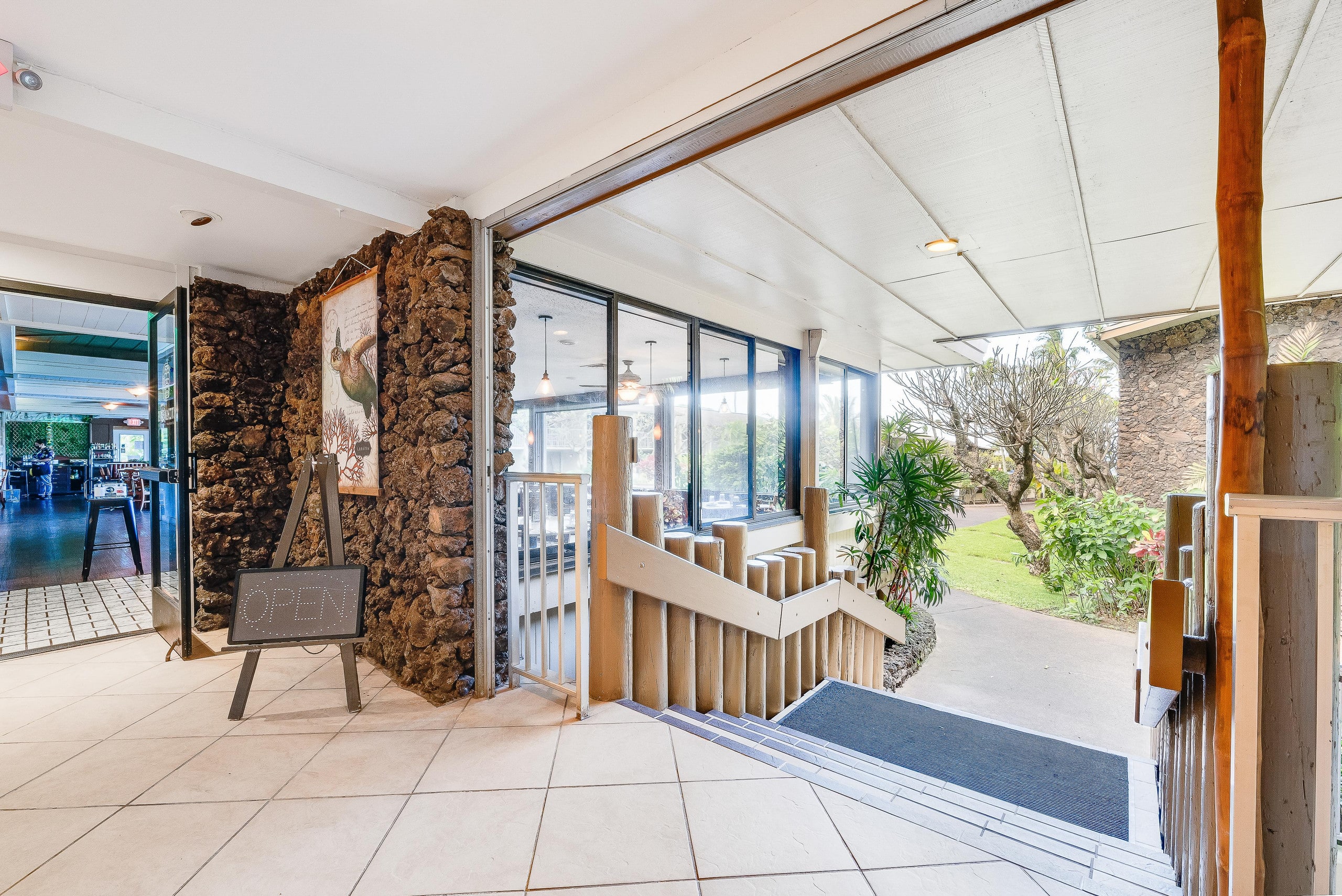 Garden View Second Floor Studio at Napili Shores – - Image 59