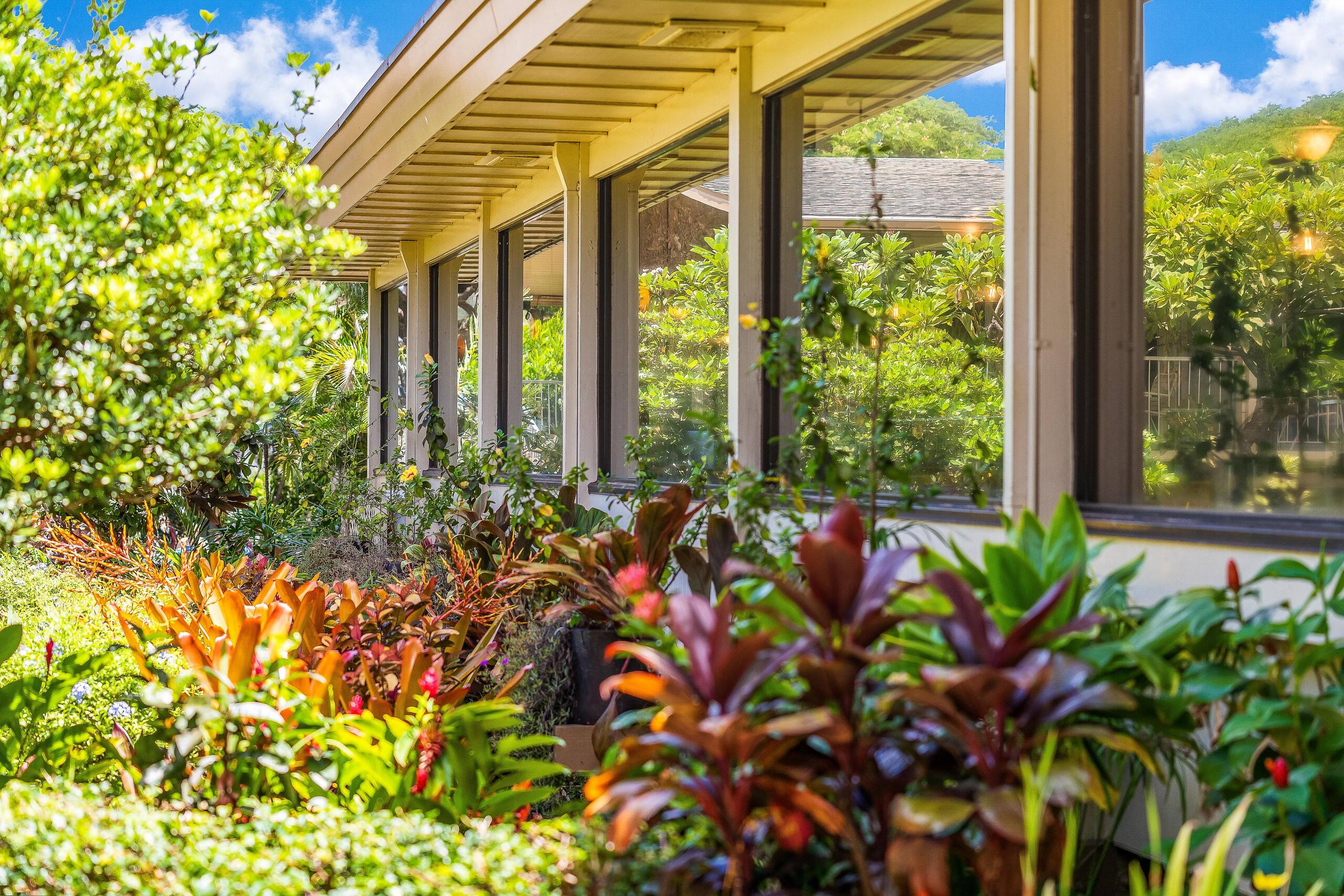 Garden View Second Floor Studio at Napili Shores – - Image 81