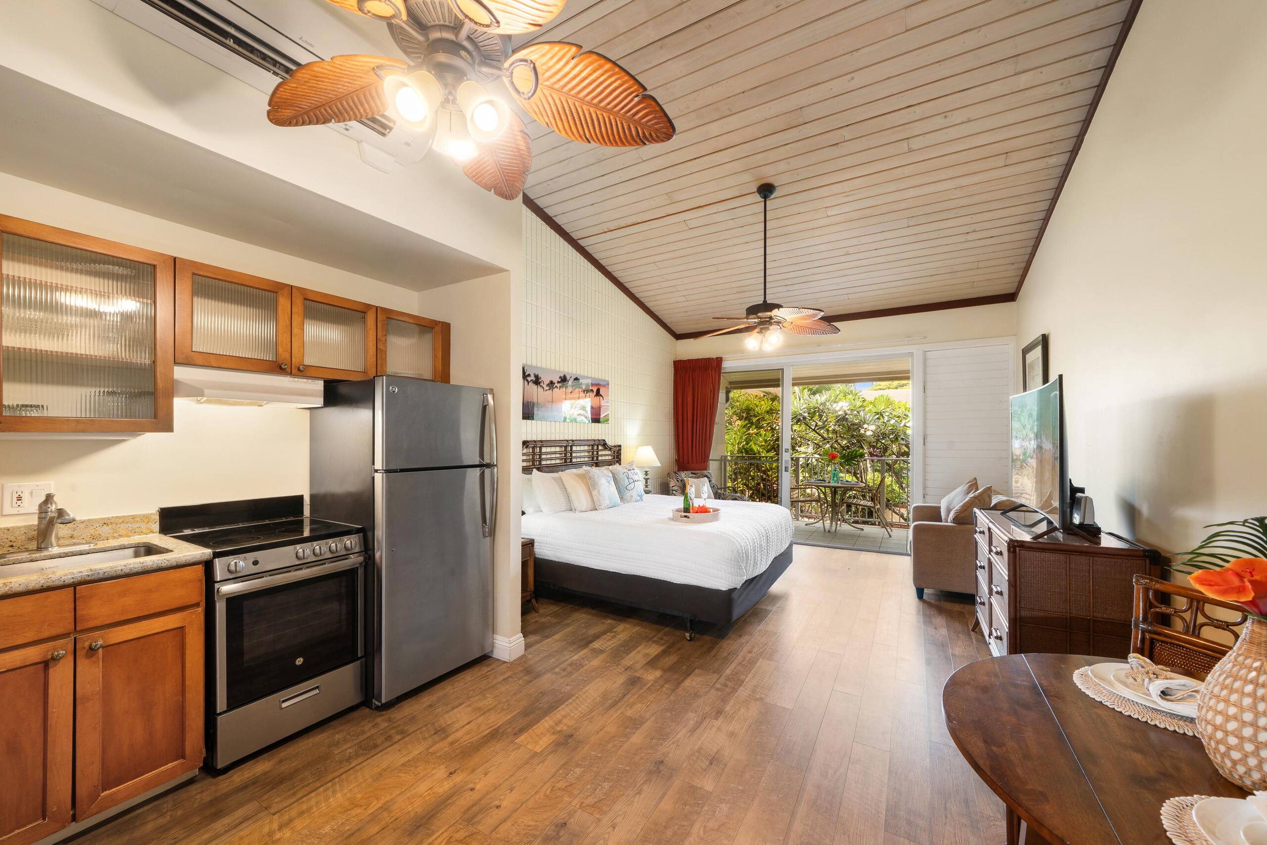 Garden View Second Floor Studio at Napili Shores – - Image 25