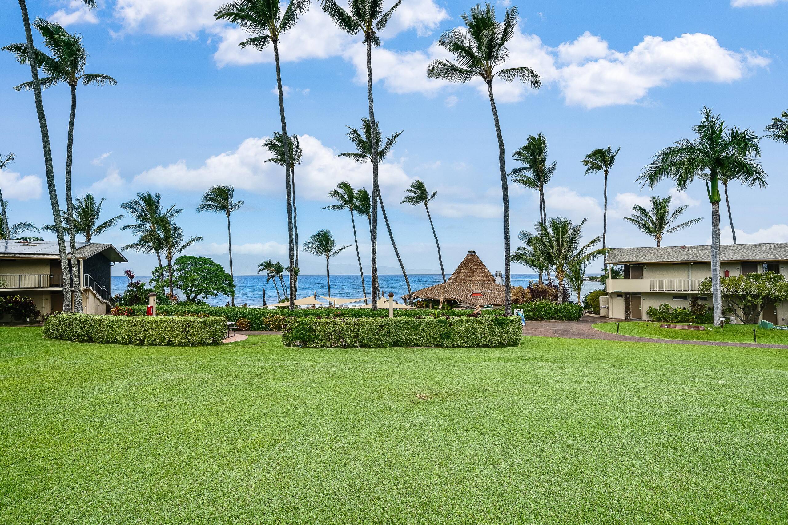 Garden View Second Floor Studio at Napili Shores – - Image 82