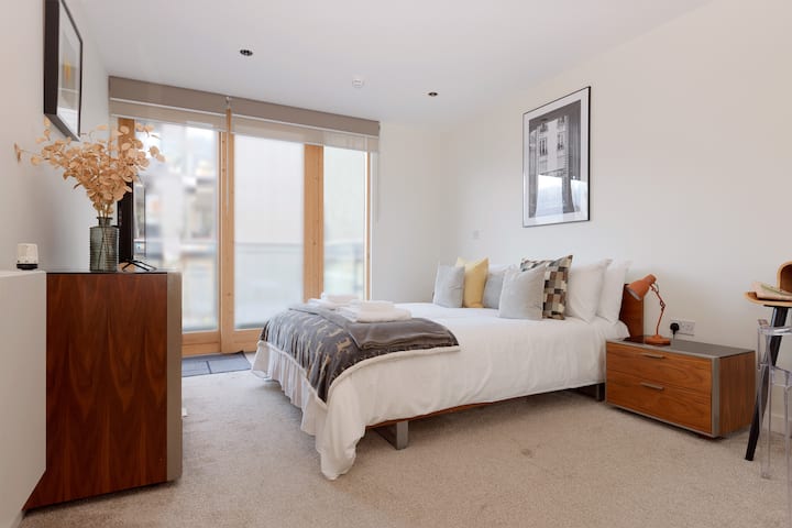 Modern & Comfortable Flat | Tobacco Dock | Wapping - Condominiums for Rent  in Greater London, England, United Kingdom