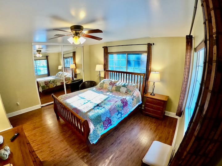 "Corner Bedroom" with Queen Bed and Closet