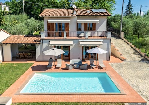 Panoramic villa with private pool