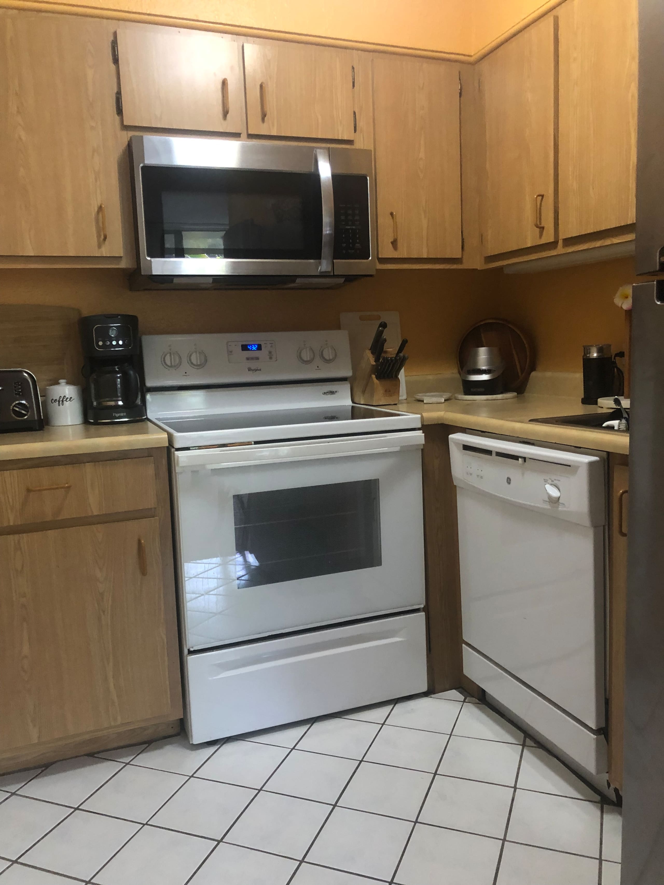 Condo in Lahaina · ★4.38 · 1 bedroom · 2 beds · 1 bath - Image 55