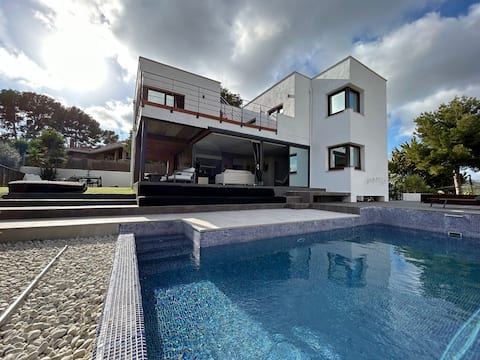 Mediterranean private villa with swimming pool