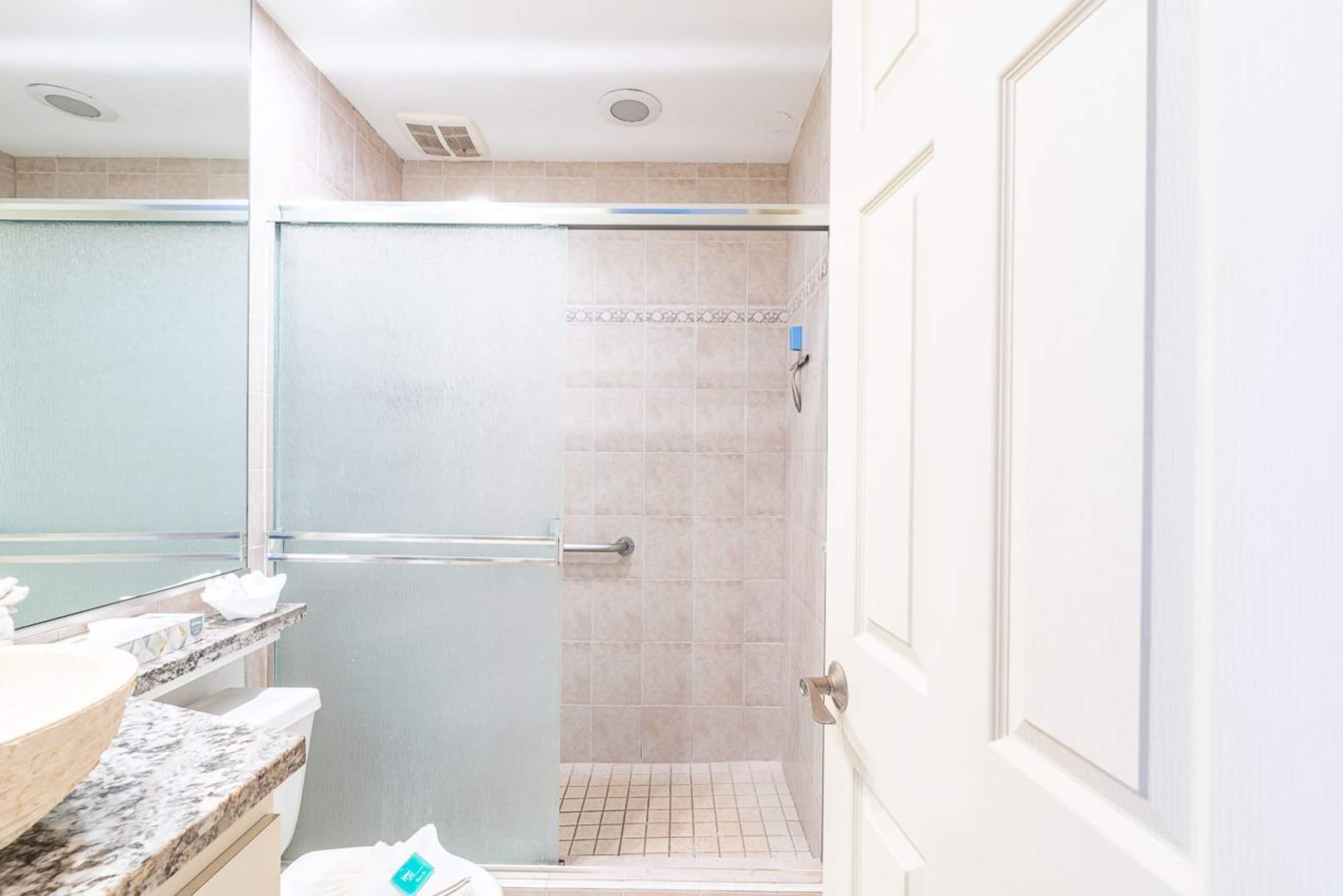 Condo in Lahaina · ★4.97 · 1 bedroom · 1 bed · 1 bath - Image 16