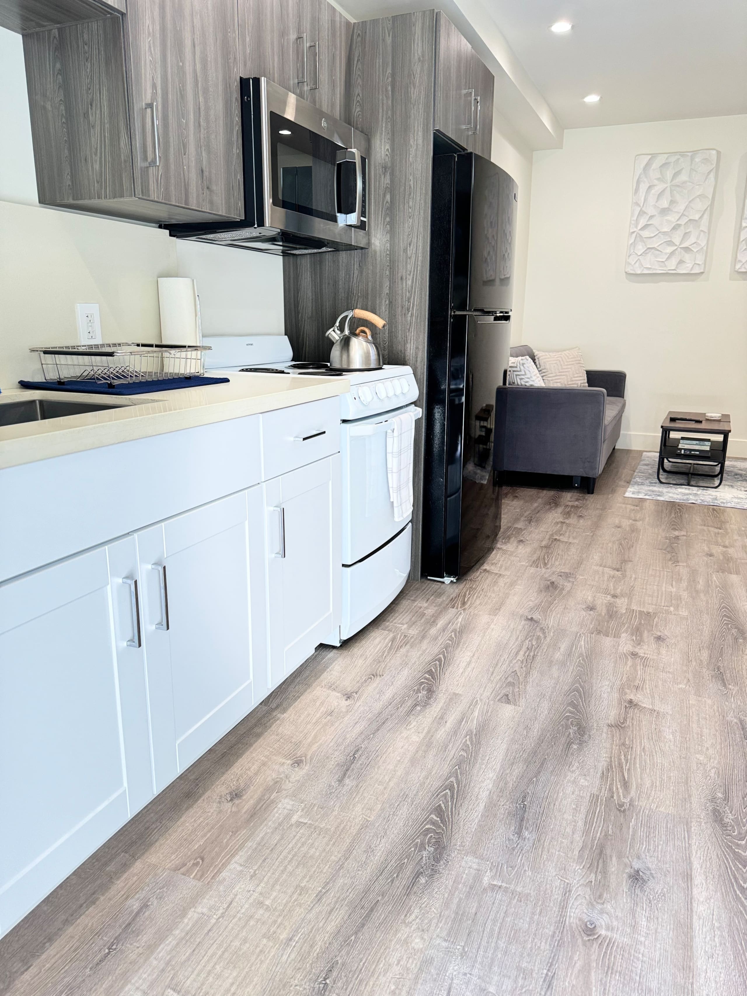Home in South San Francisco · ★4.94 · 1 bedroom · 1 bed · 1 private bath - Image 6